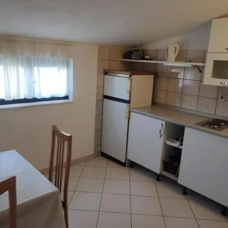 Apartment Vlado - 50m From The Sea